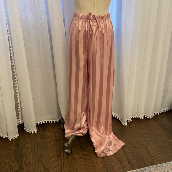 Pajama set - Picture 3 of 7